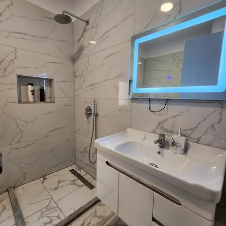 Sweet 21 تيرانا